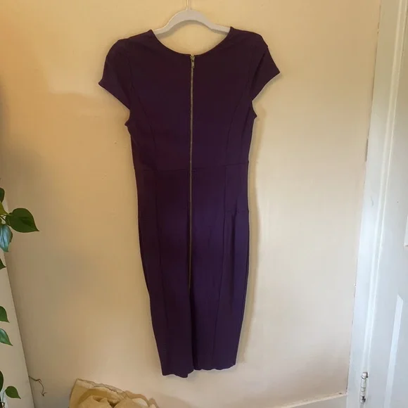 Purple form fitting midi cocktail dress - size M - Picture 2 of 6